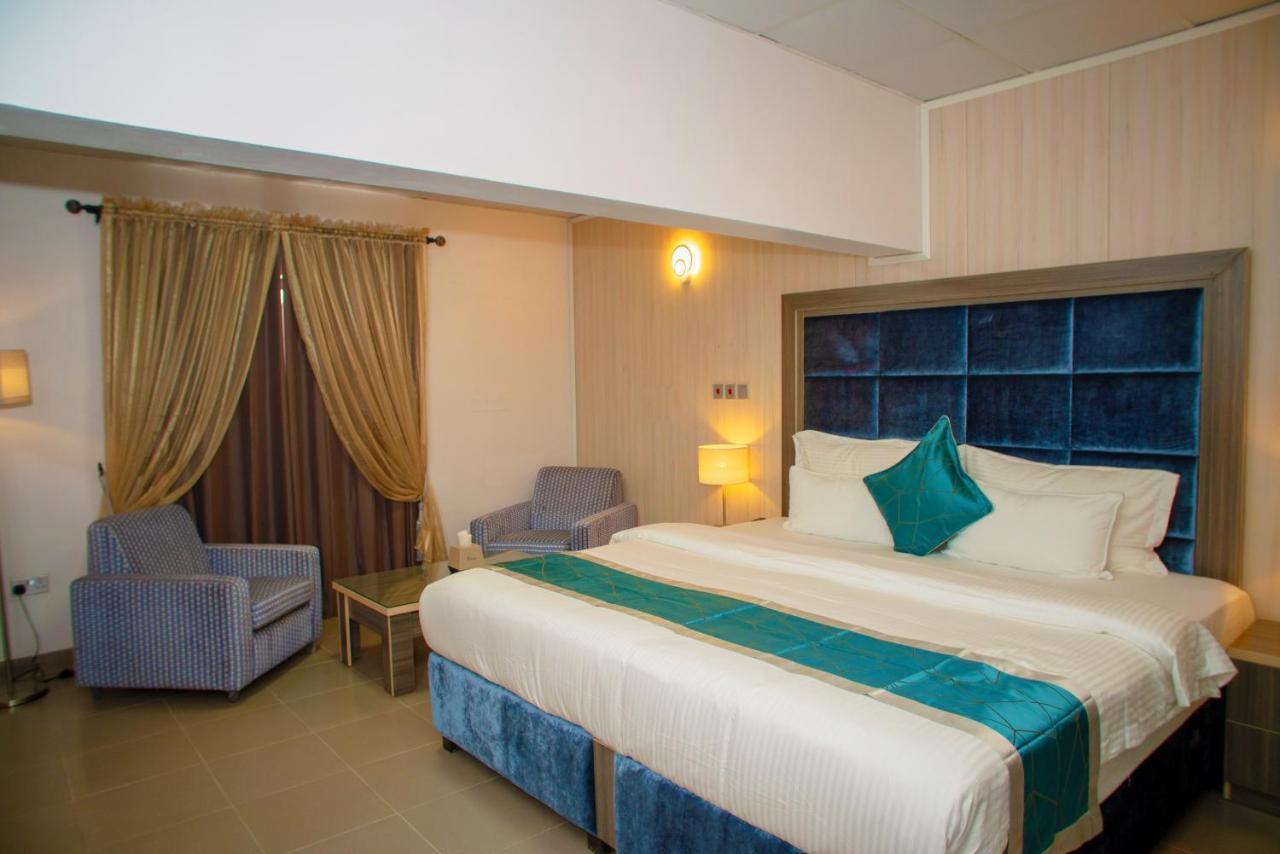 Riviera Suites Лаґос Екстер'єр фото