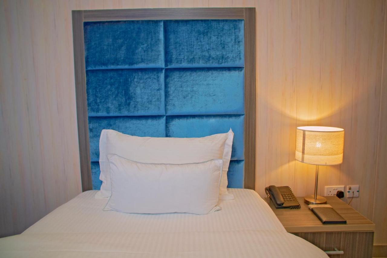 Riviera Suites Лаґос Екстер'єр фото