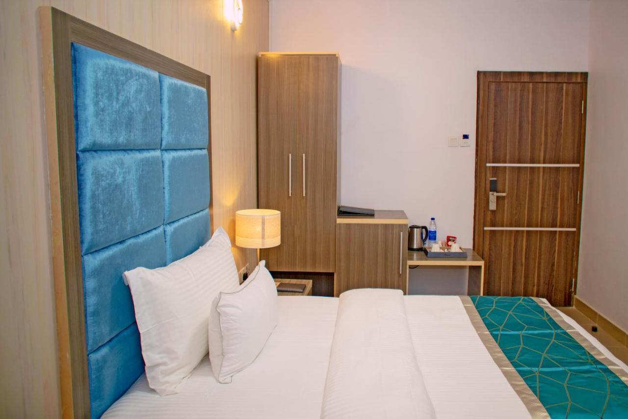 Riviera Suites Лаґос Екстер'єр фото