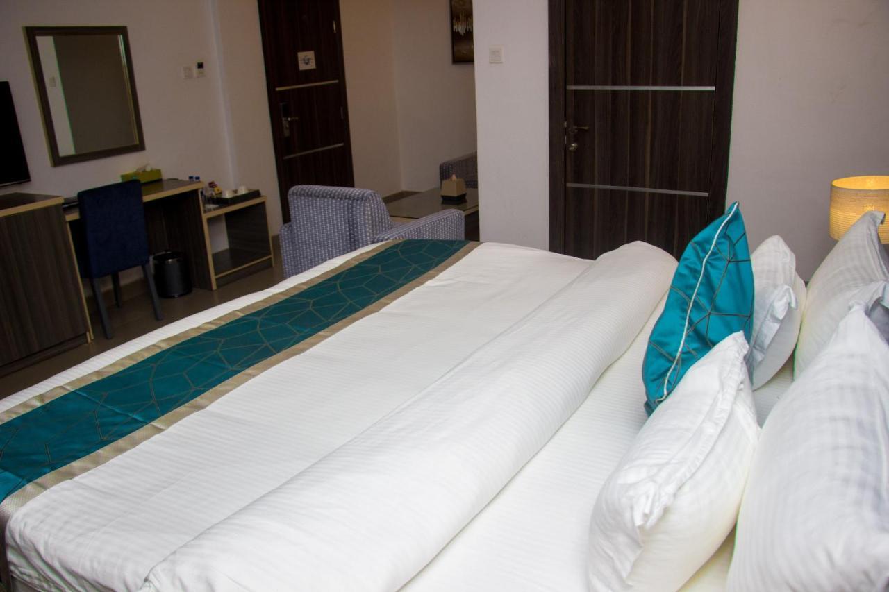 Riviera Suites Лаґос Екстер'єр фото